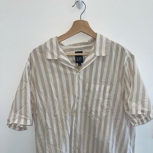 Gap Button Down Short Sleeve Shirt